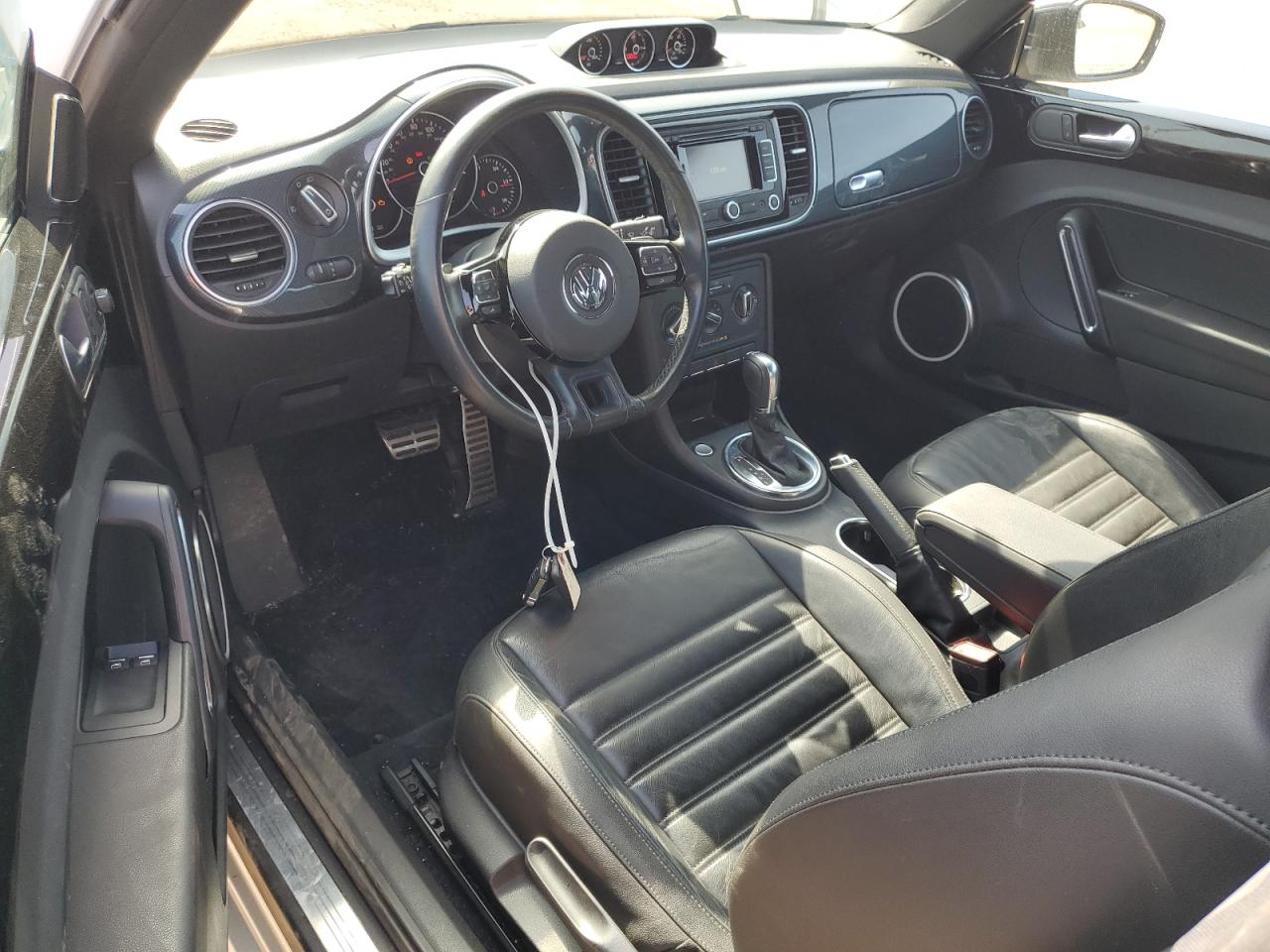 2012 Volkswagen Beetle - Image 8