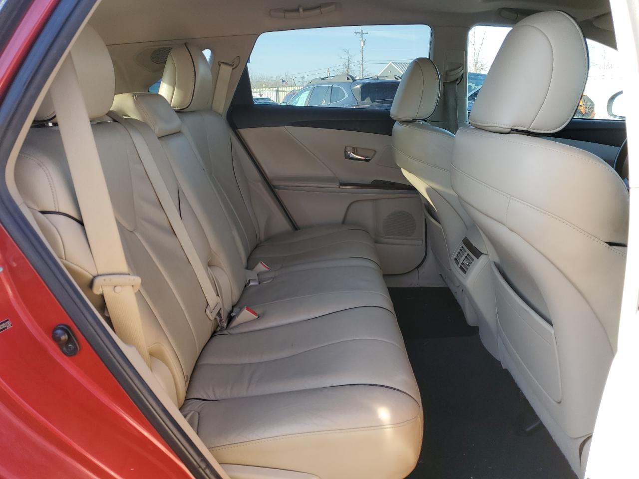 2012 Toyota Venza - Image 11