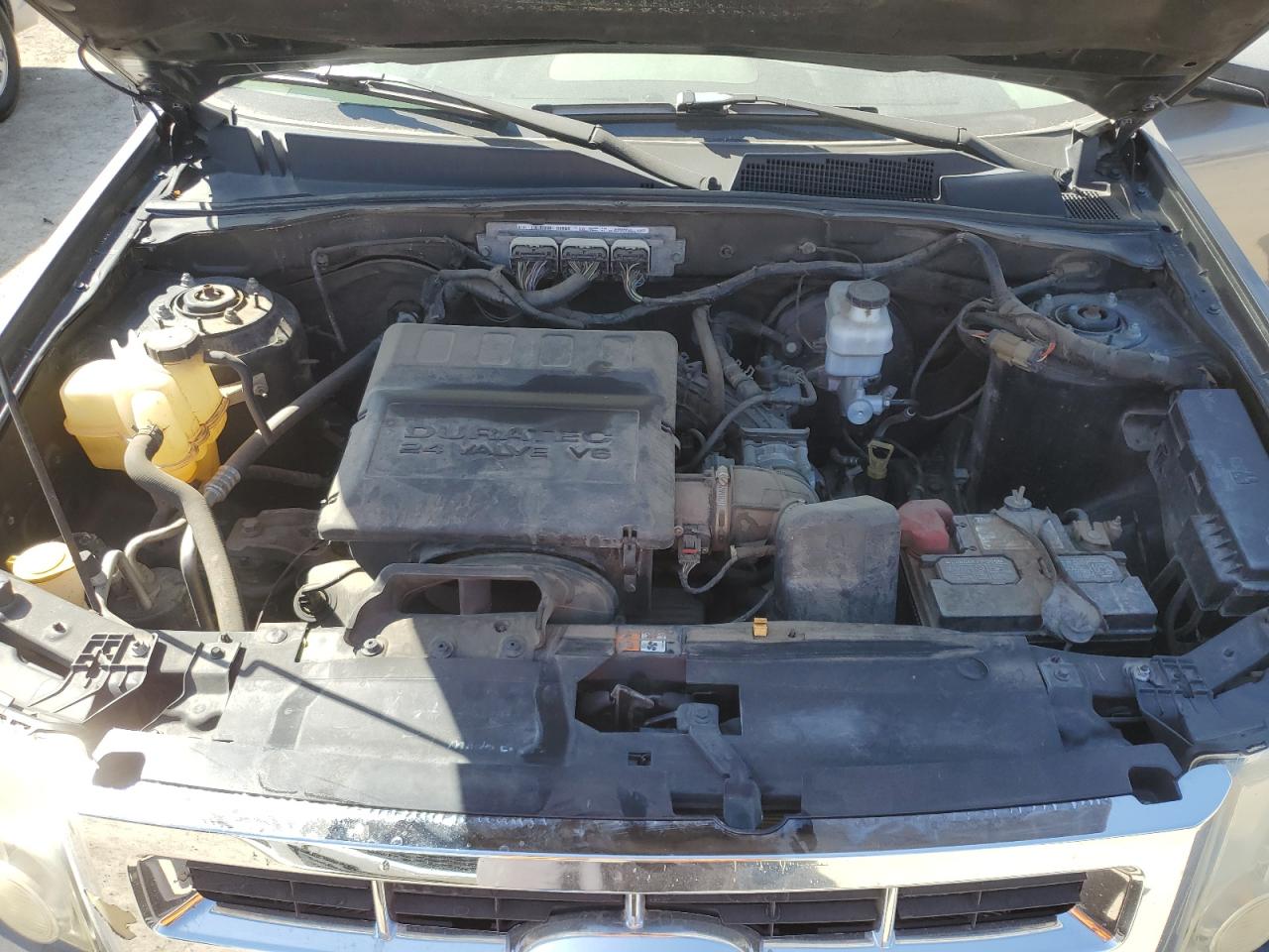 2010 Ford Escape - Image 12