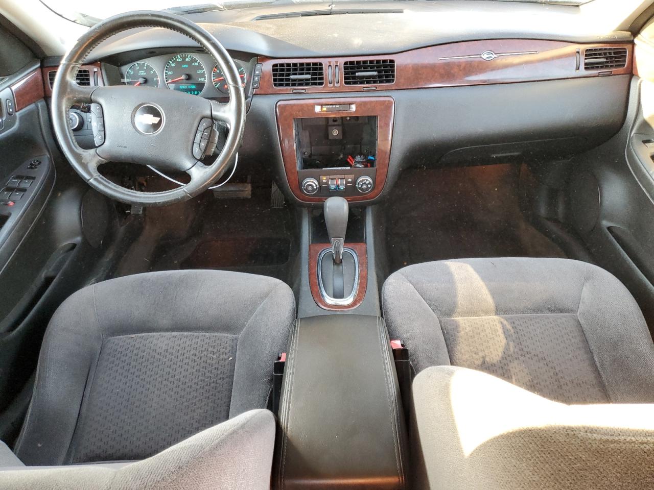 2010 Chevrolet Impala - Image 8