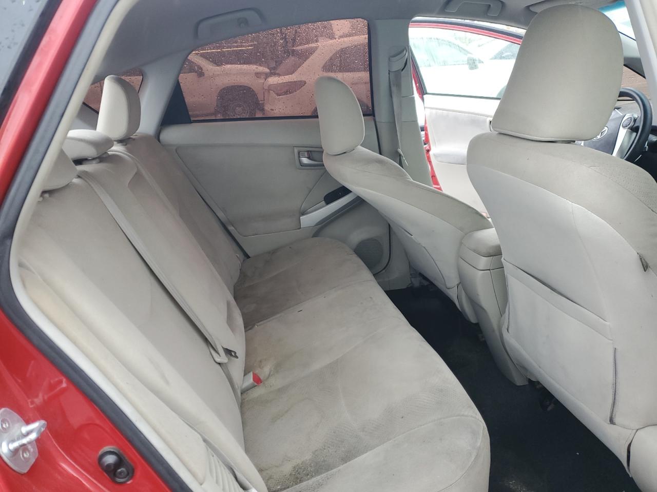 2013 Toyota Prius - Image 10