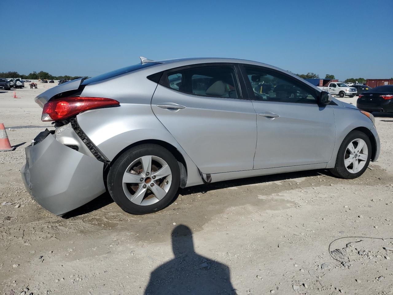 2013 Hyundai Elantra - Image 3