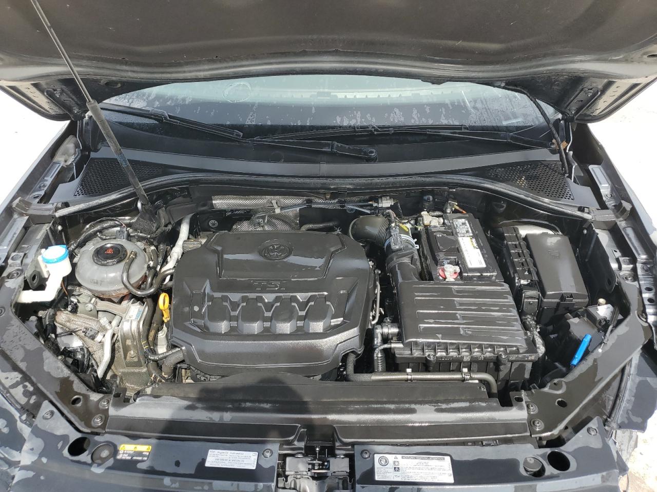 2018 Volkswagen Tiguan - Image 12