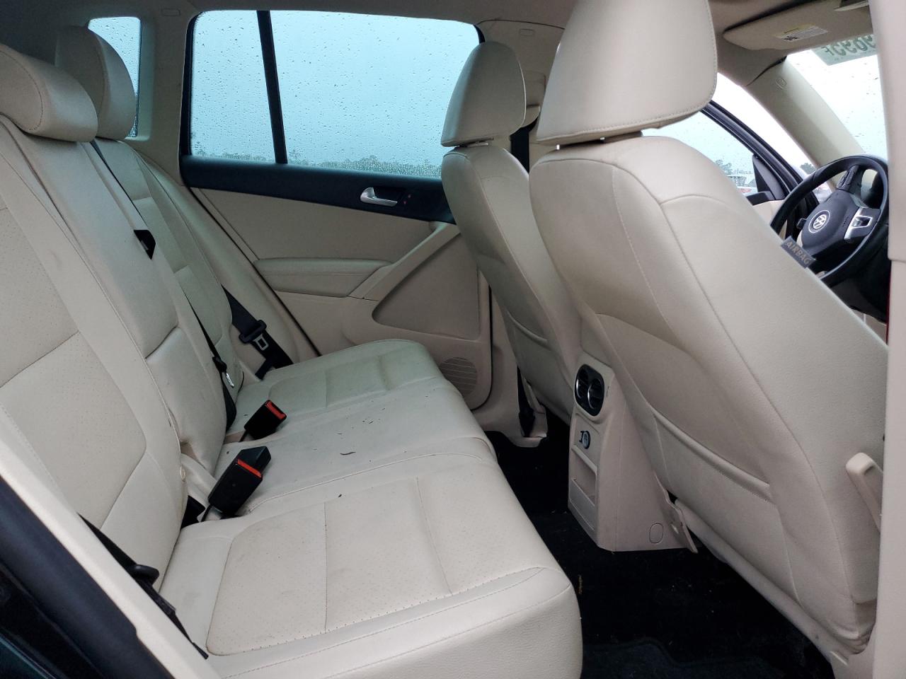2016 Volkswagen Tiguan - Image 11