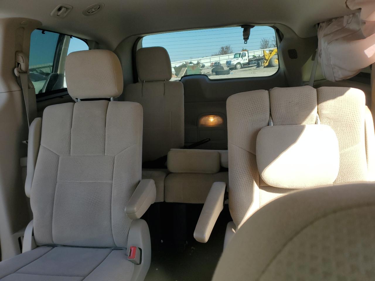 2013 Dodge Caravan - Image 10