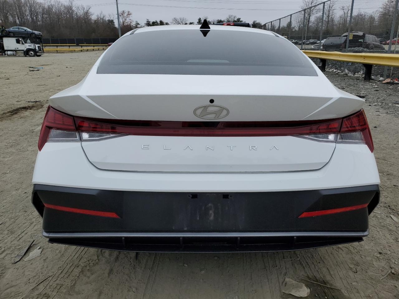 2024 Hyundai Elantra - Image 6