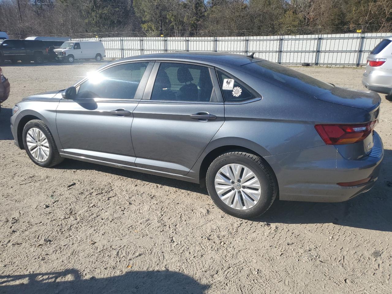 2019 Volkswagen Jetta - Image 2