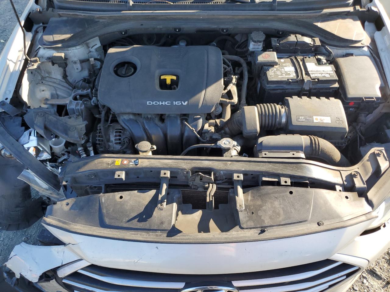 2017 Hyundai Elantra - Image 11