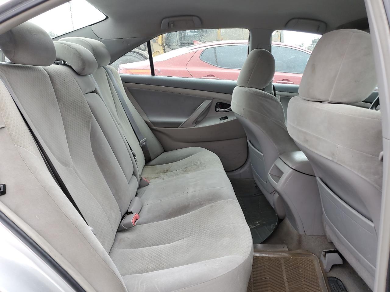 2009 Toyota Camry - Image 10