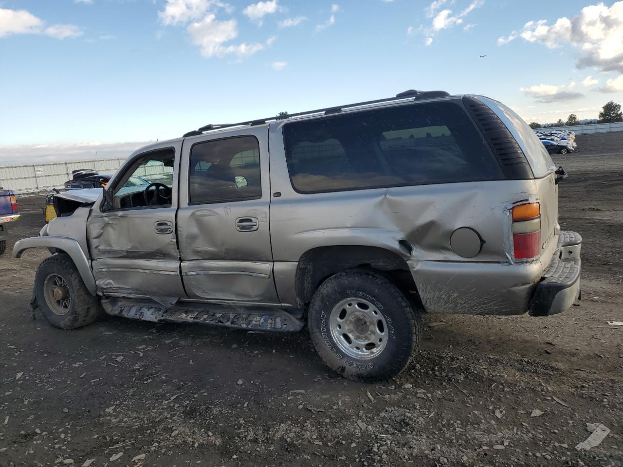 2002 Chevrolet Suburban - Image 2