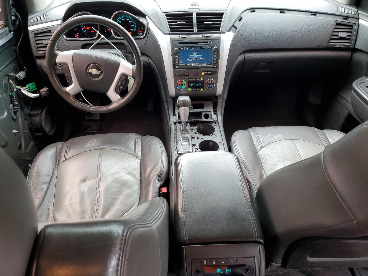 2010 Chevrolet Traverse - Image 8