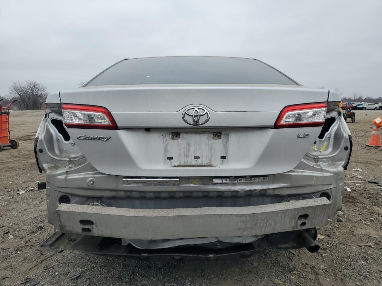 2014 Toyota Camry - Image 6