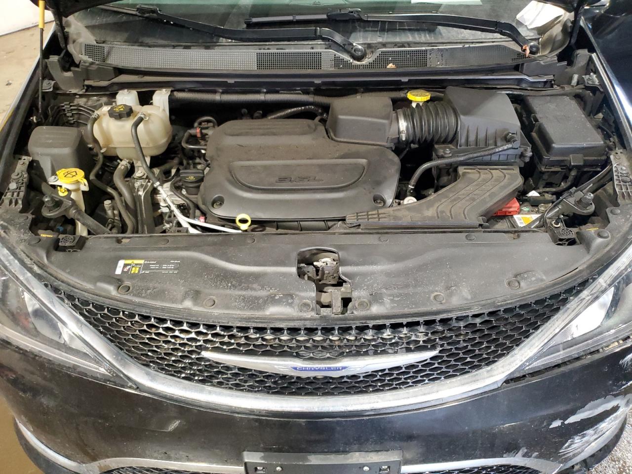 2020 Chrysler Pacifica - Image 12