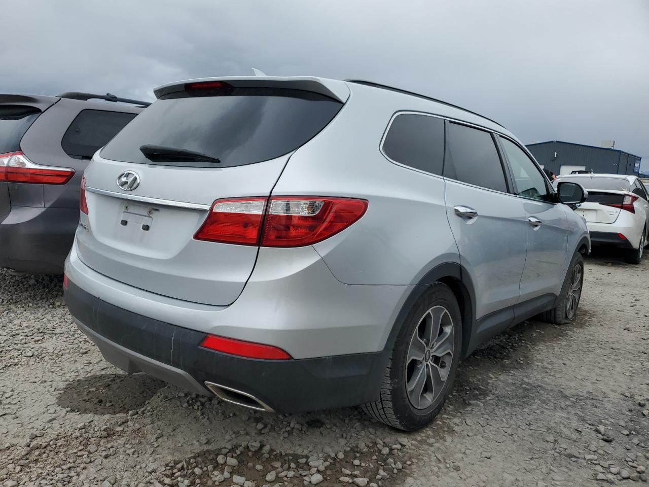 2013 Hyundai Santa Fe - Image 3
