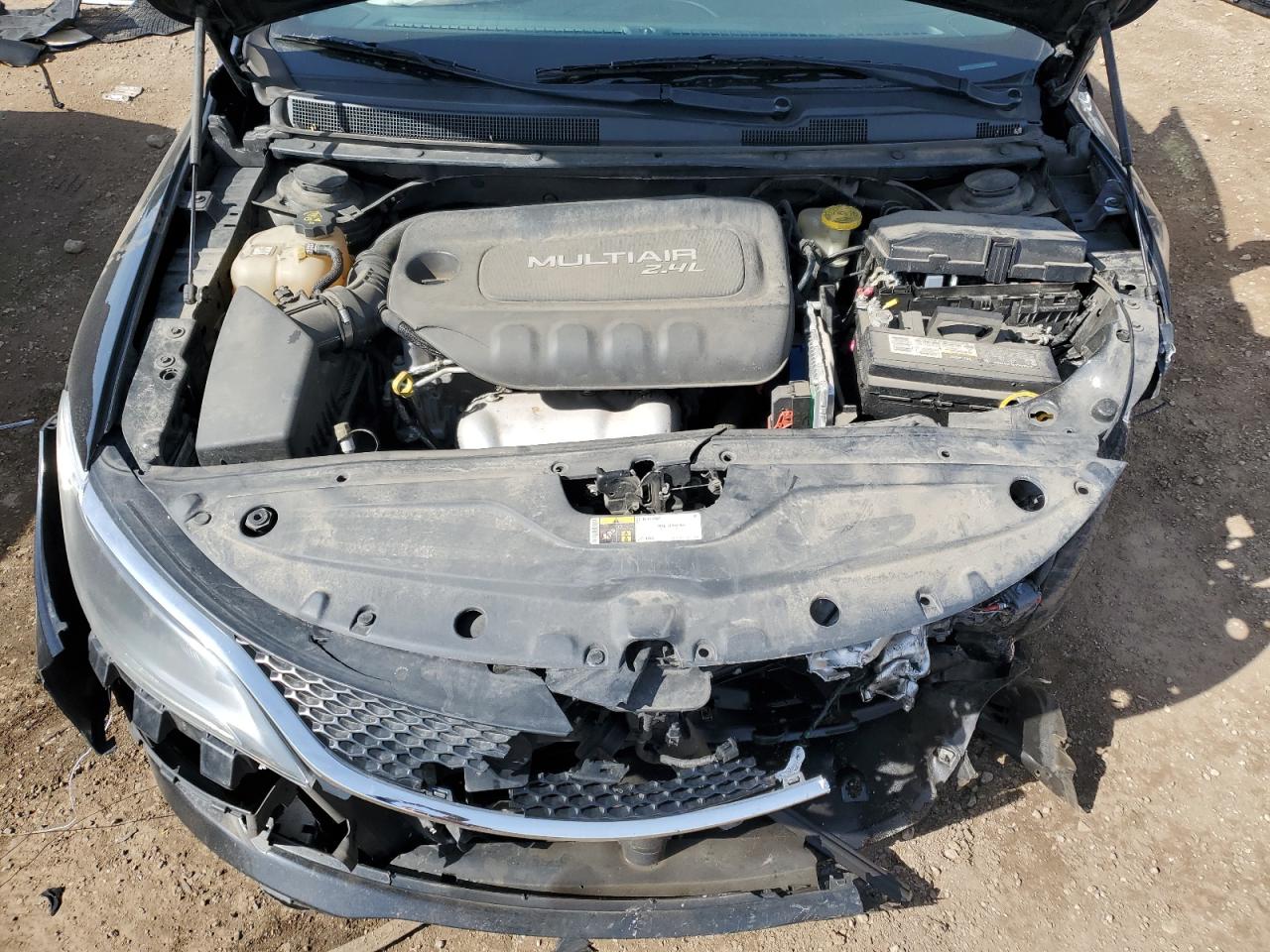 2016 Chrysler 200 - Image 11