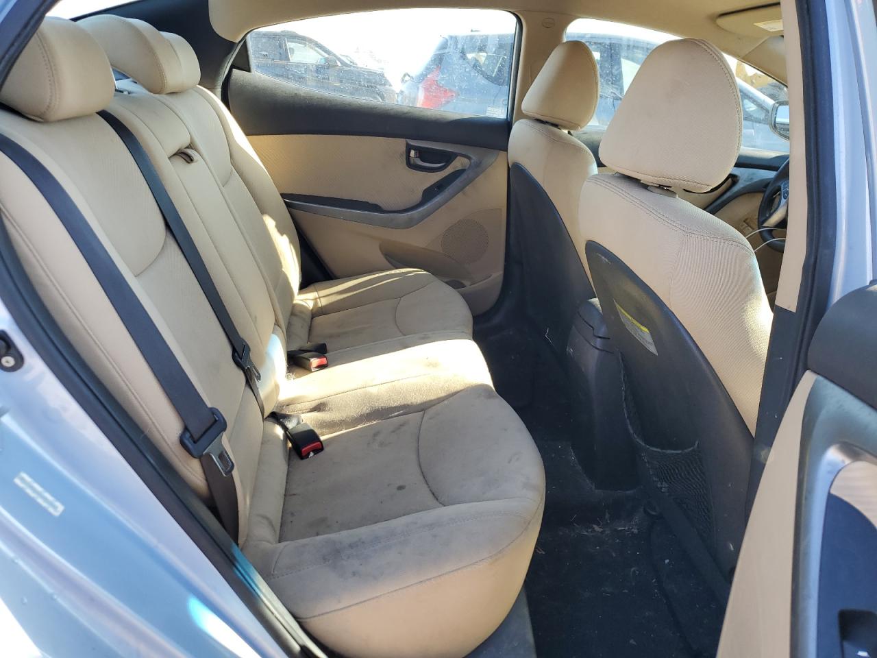 2013 Hyundai Elantra - Image 10