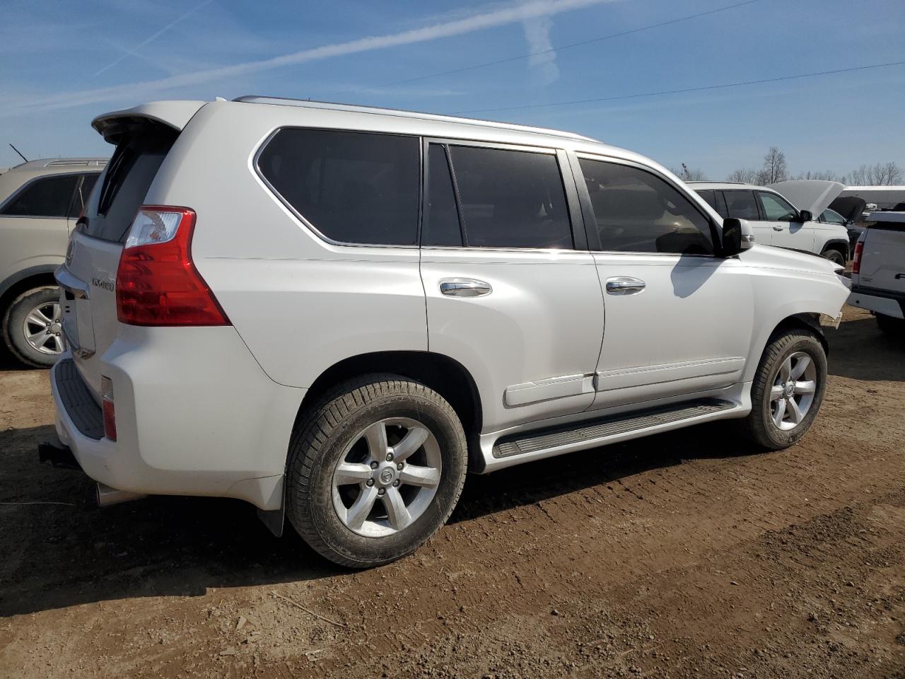 2010 Lexus GX - Image 3