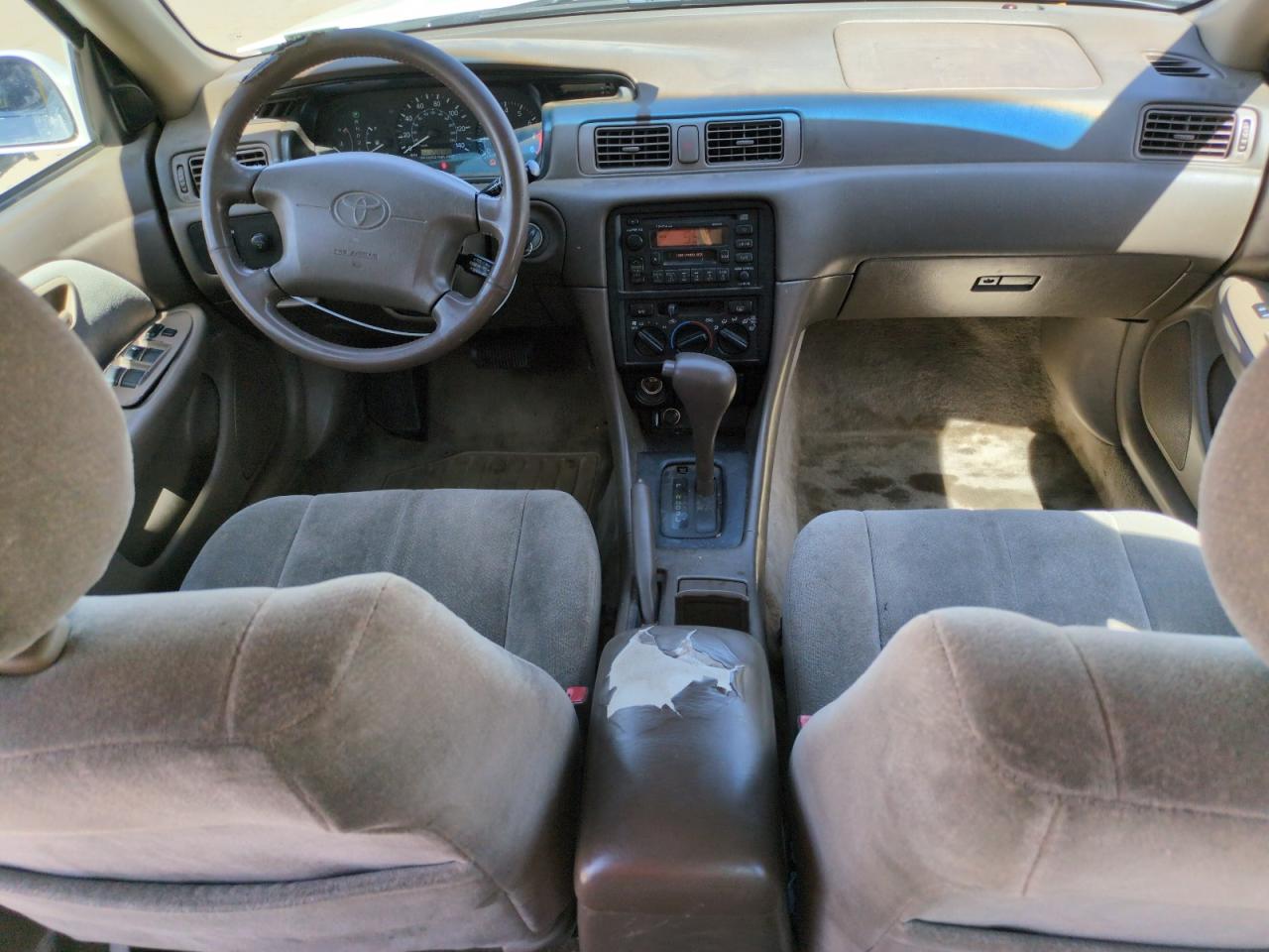 1999 Toyota Camry Le VIN: JT2BG22K4X0331939 Lot: 50726425