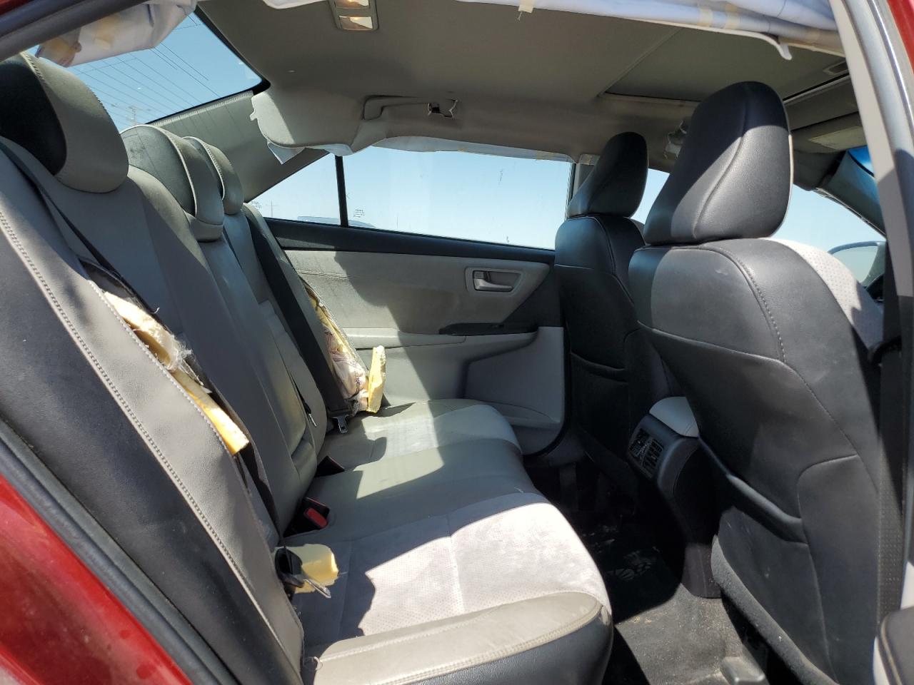 2015 Toyota Camry - Image 11