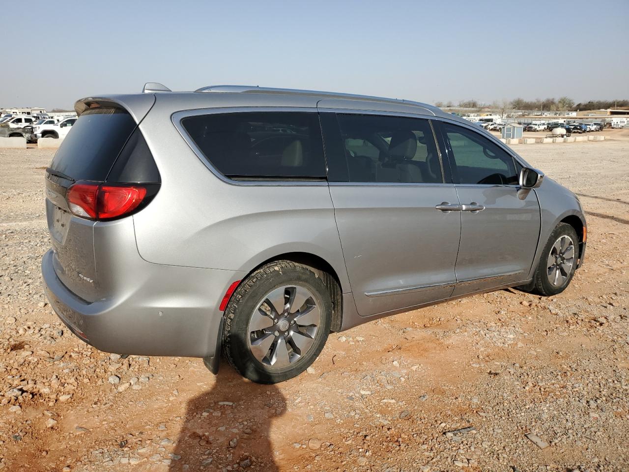 2018 Chrysler Pacifica - Image 3