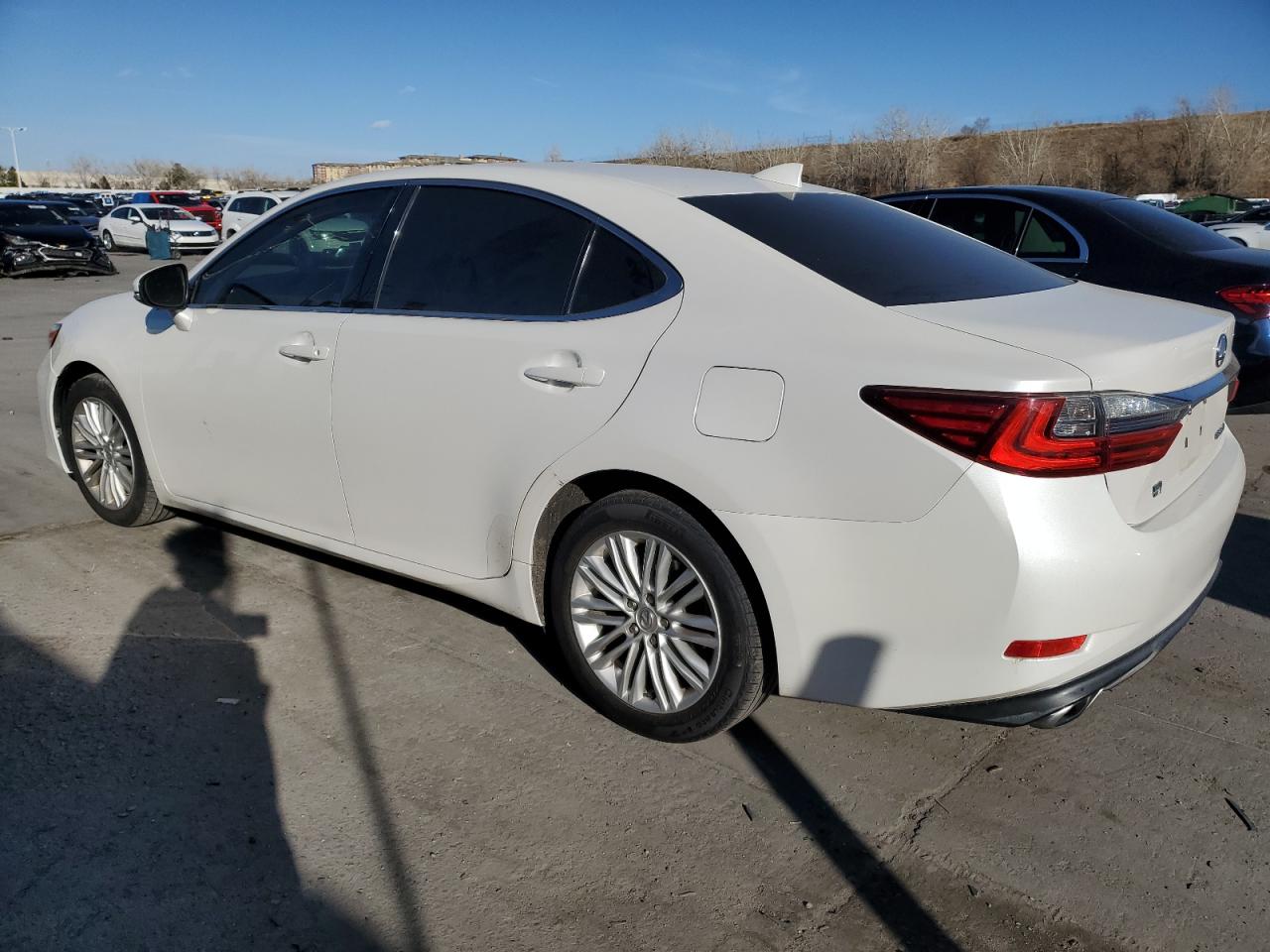 2017 Lexus ES - Image 2