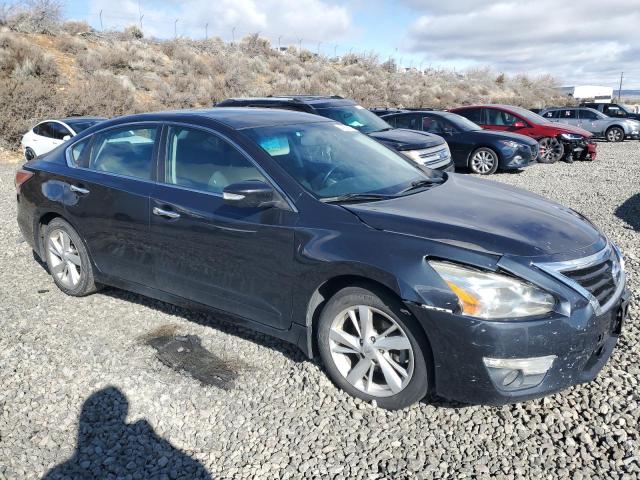 Sedans NISSAN ALTIMA 2015 Czarny