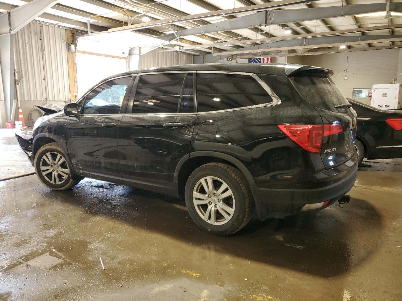 2017 Honda Pilot - Image 2