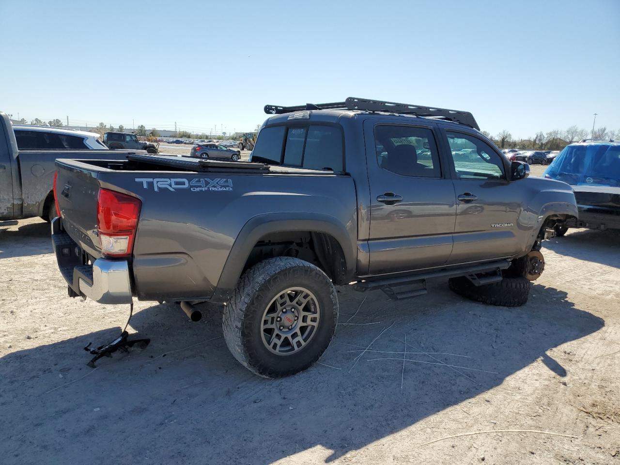 2016 Toyota Tacoma - Image 3