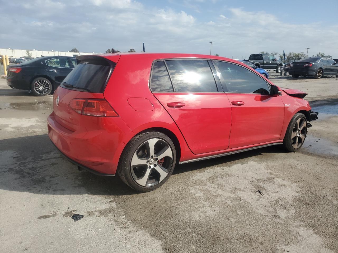 2016 Volkswagen GTI - Image 3