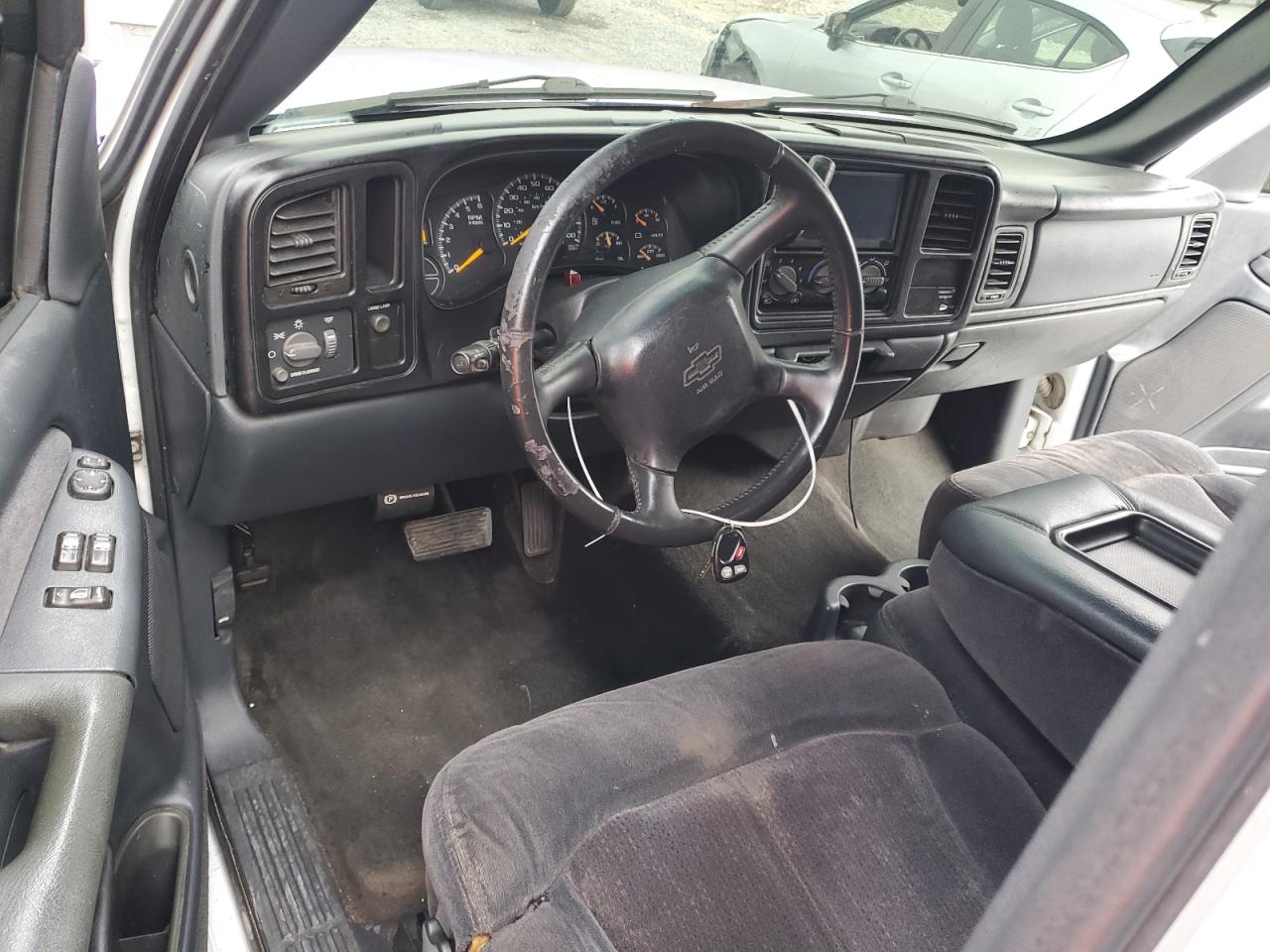 2001 Chevrolet Silverado - Image 8