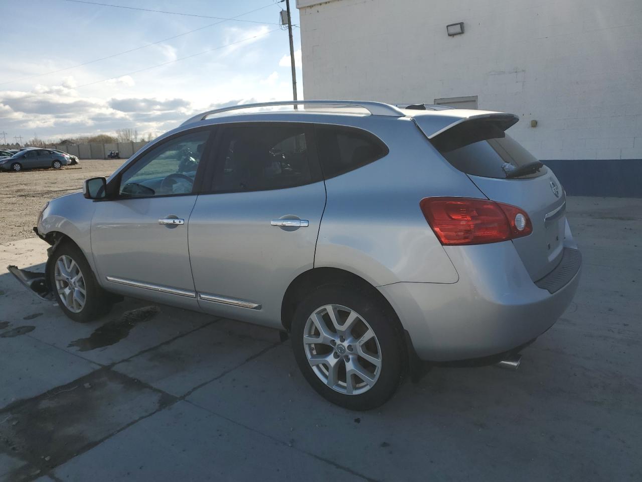 2011 Nissan Rogue - Image 2