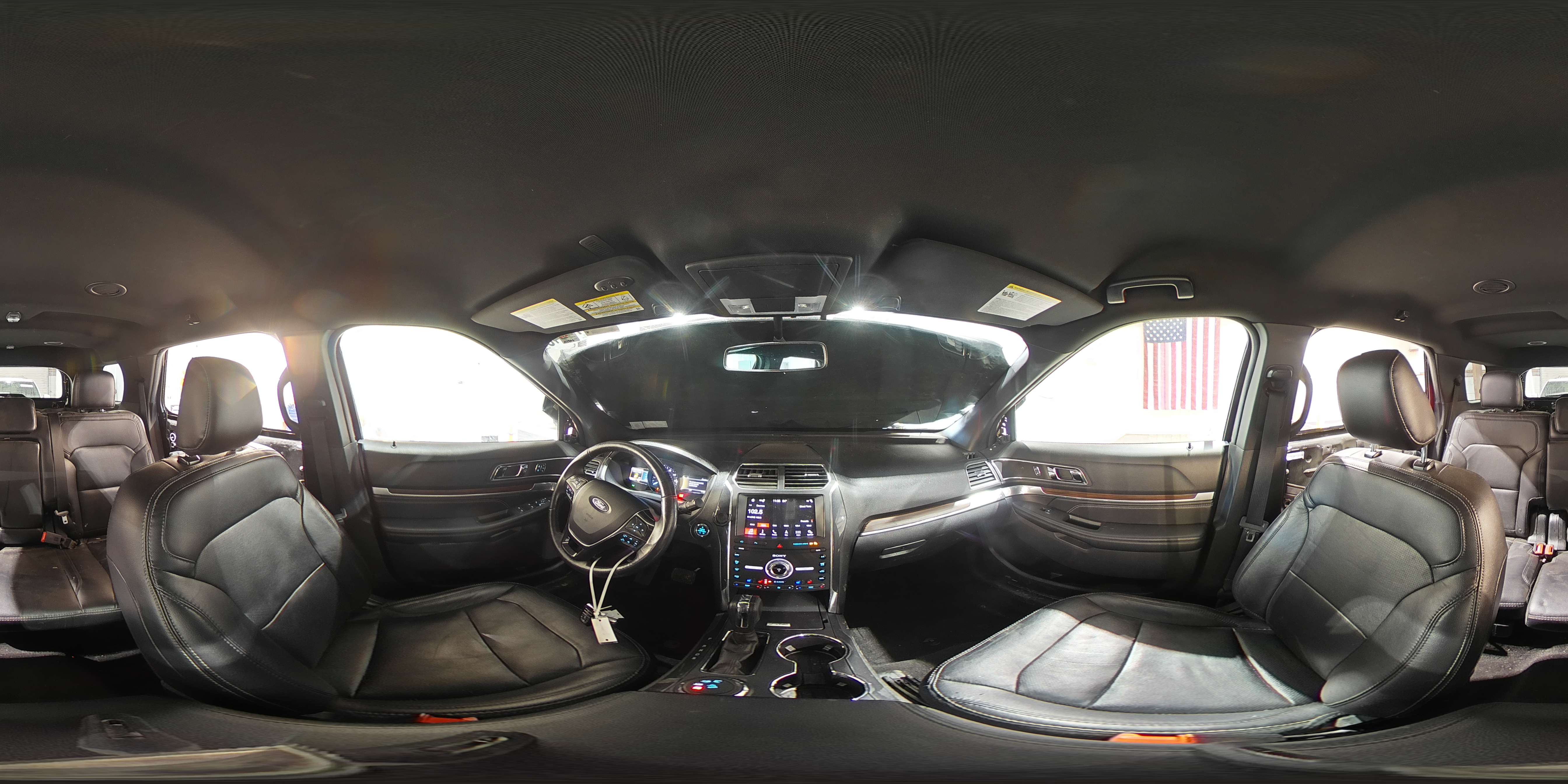2019 Ford Explorer - Image 16