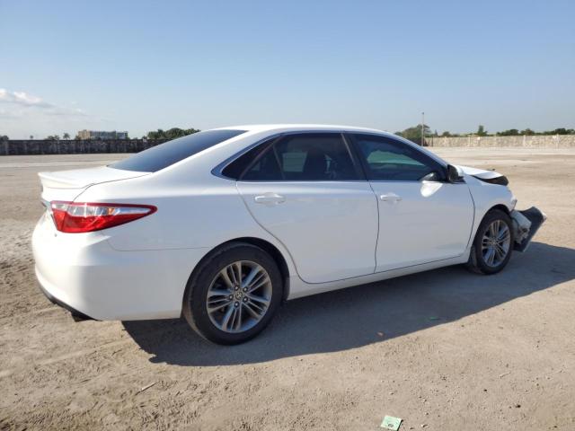  TOYOTA CAMRY 2017 Biały