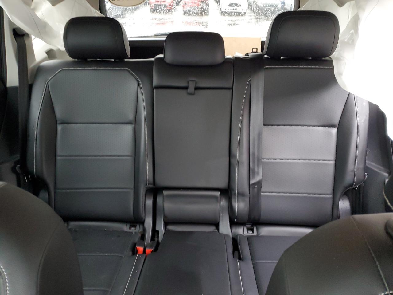 2021 Volkswagen Tiguan - Image 10