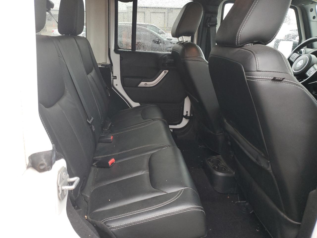2015 Jeep Wrangler - Image 11