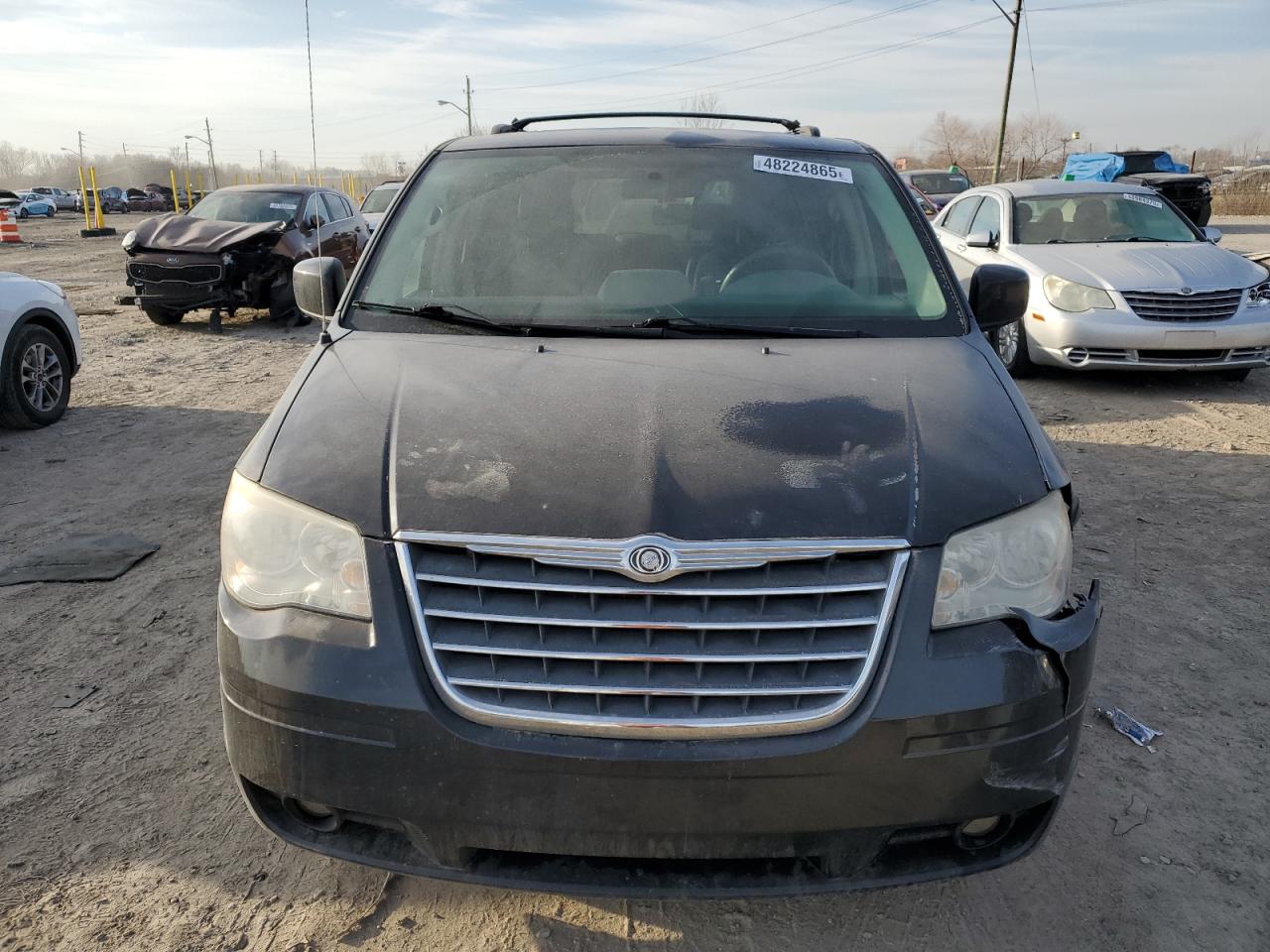 2010 Chrysler Town & Country - Image 5