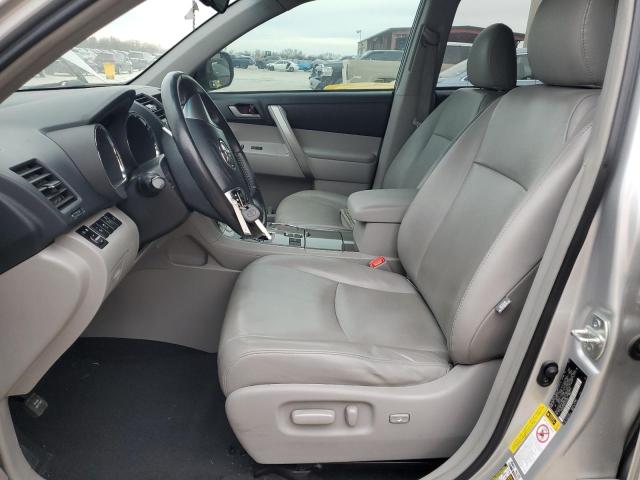  TOYOTA HIGHLANDER 2013 Srebrny