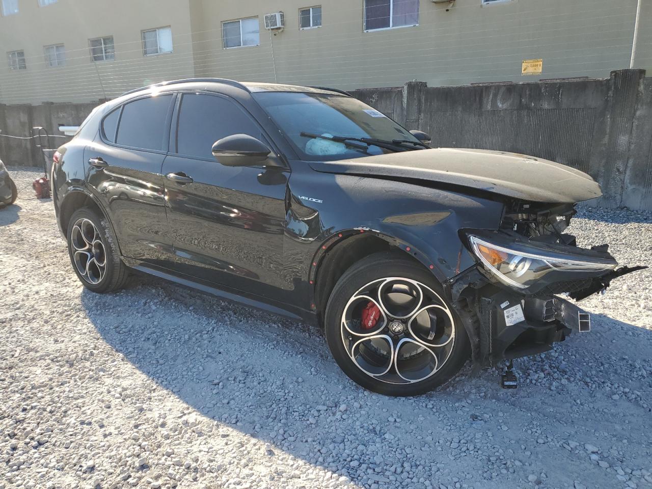 2022 Alfa Romeo Stelvio - Image 4