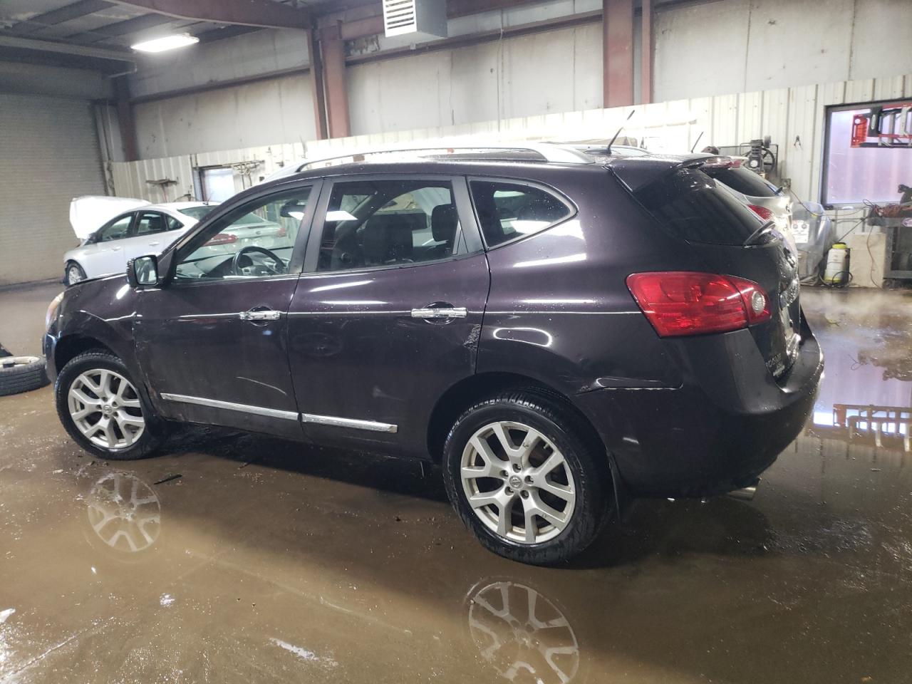 2012 Nissan Rogue - Image 2