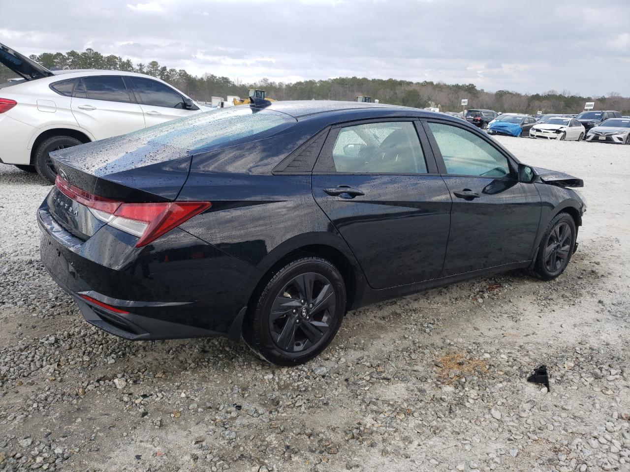 2022 Hyundai Elantra - Image 3