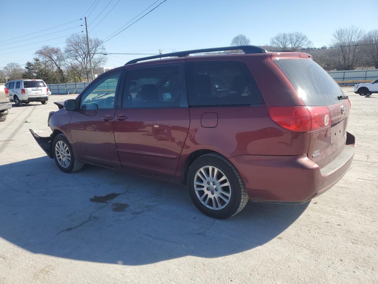 2009 Toyota Sienna - Image 2