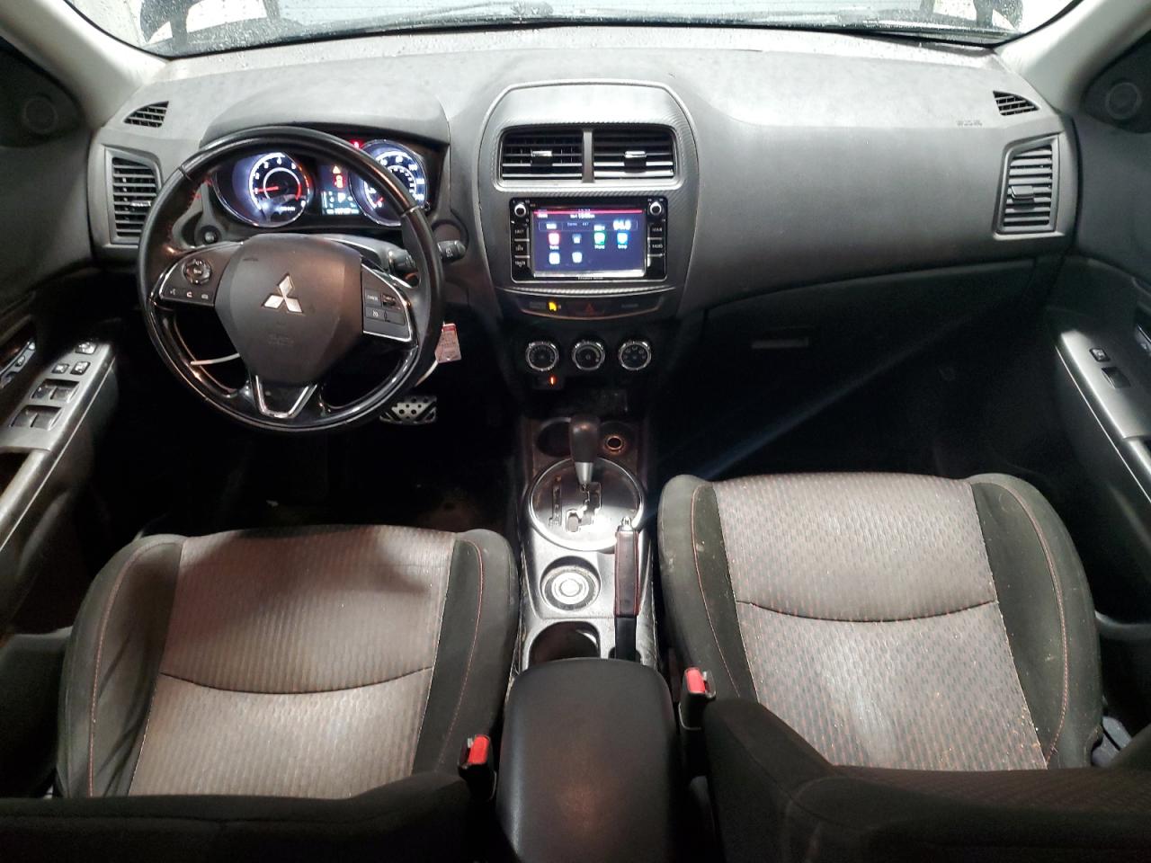 2017 Mitsubishi Outlander - Image 8