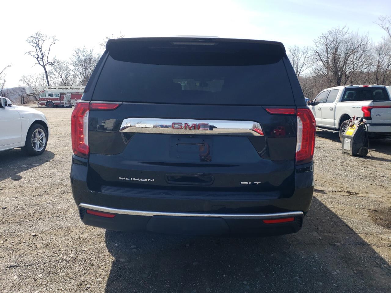 2021 GMC Yukon - Image 6