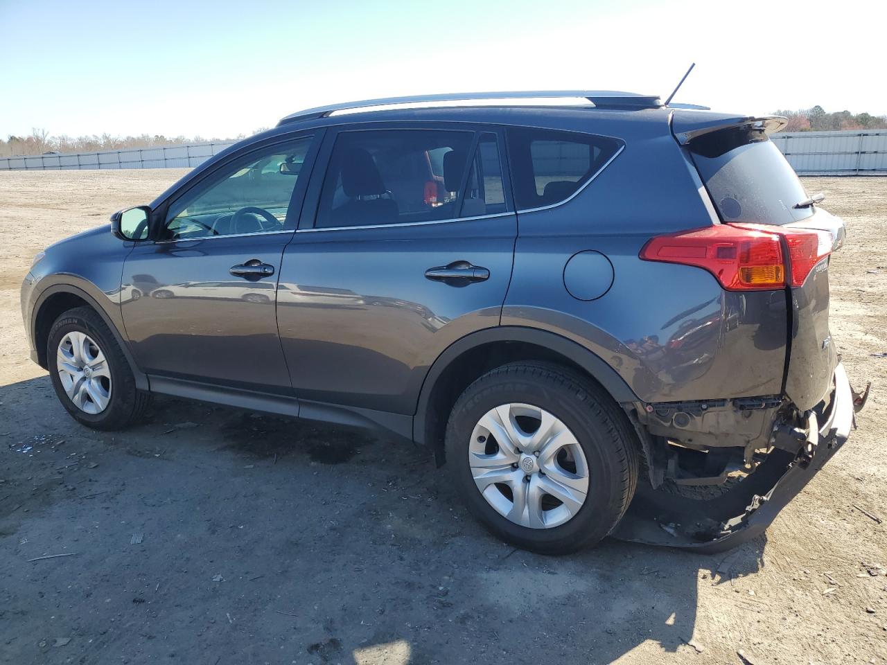 2015 Toyota RAV 4 - Image 2