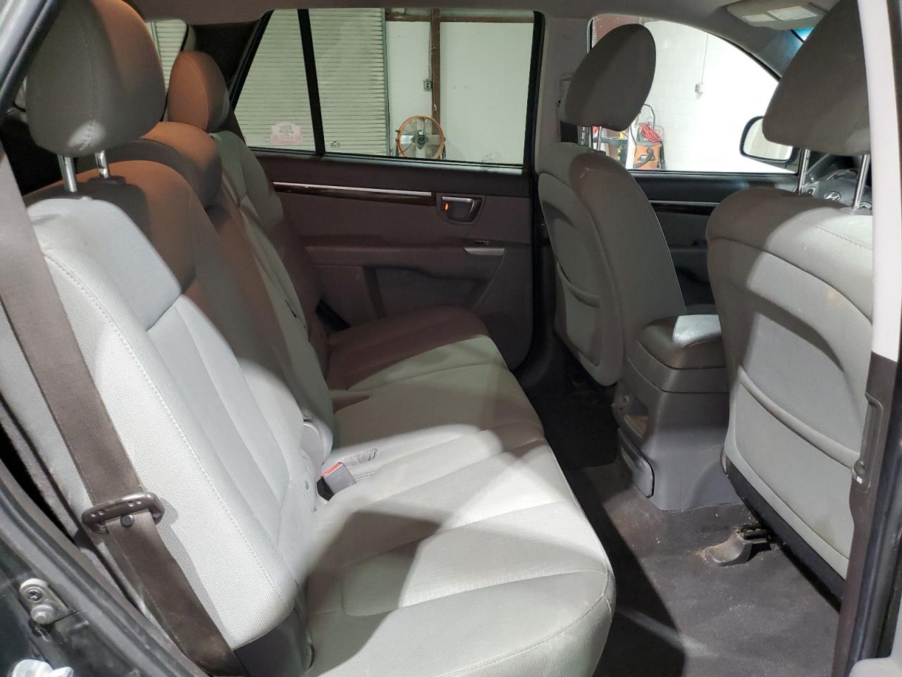 2011 Hyundai Santa Fe - Image 11