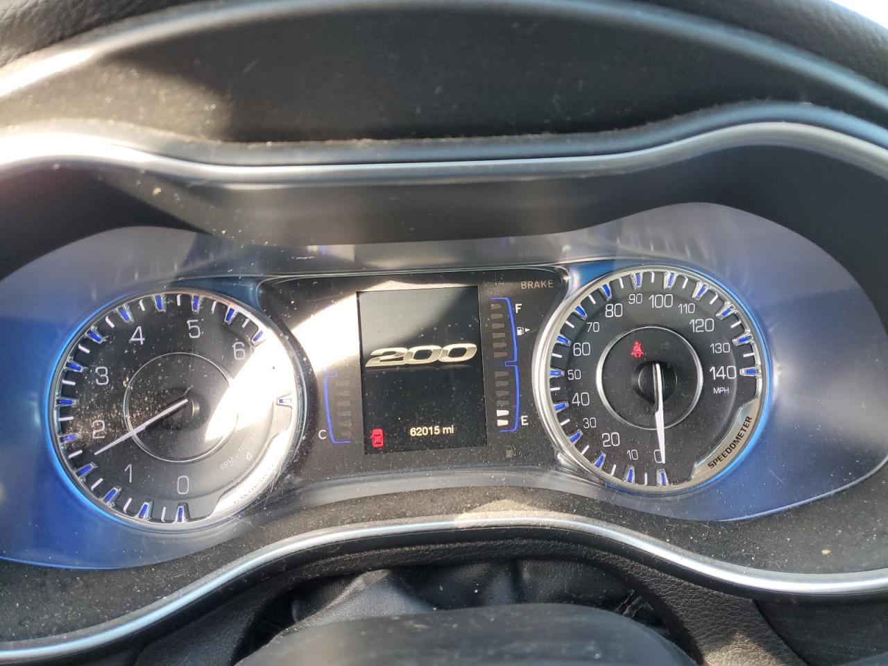 2016 Chrysler 200 - Image 9