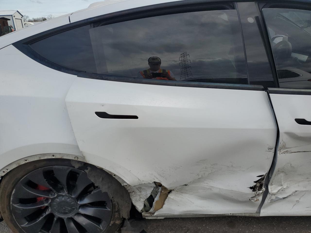 2020 Tesla Model Y VIN: 5YJYGDEFXLF037694 Lot: 51293065