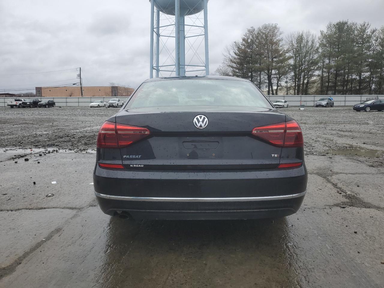 2018 Volkswagen Passat - Image 6