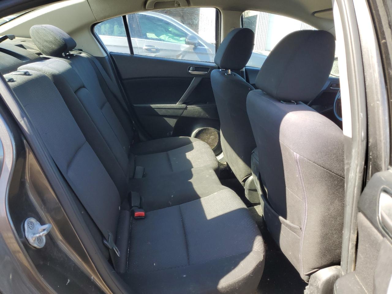 2010 Mazda 3 - Image 10