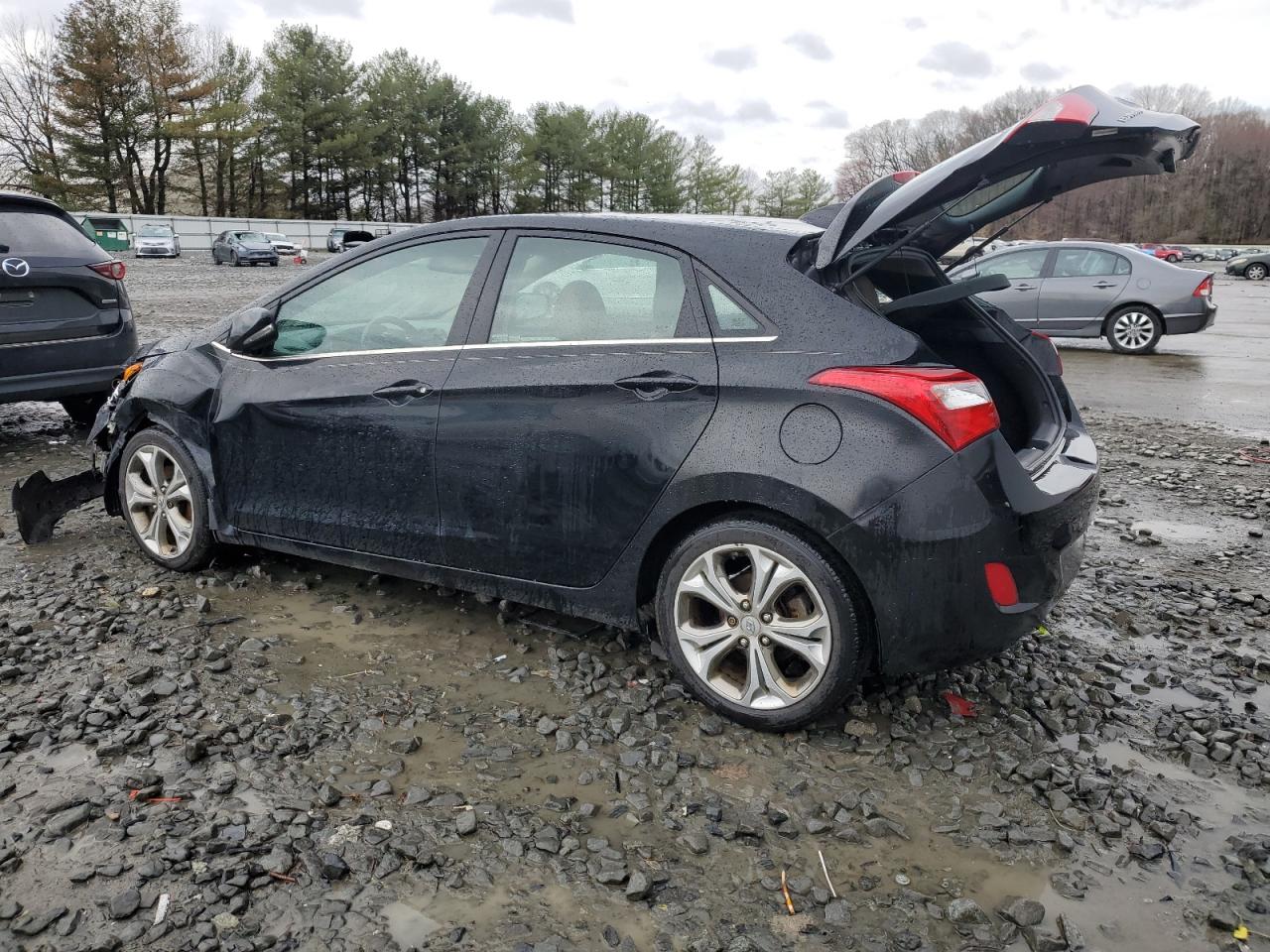 2013 Hyundai Elantra - Image 2